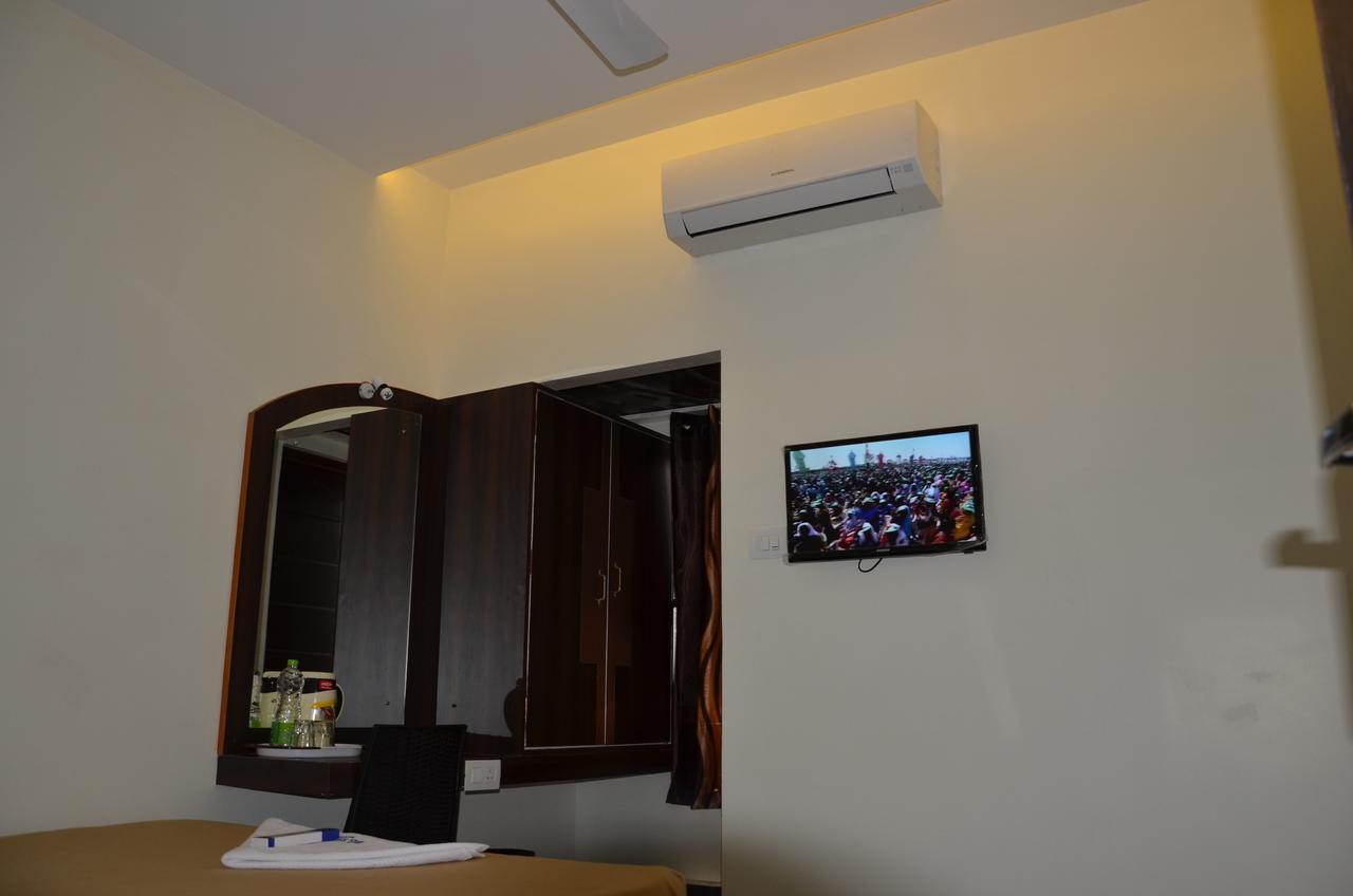 Bg Residency Hotel Madurai Luaran gambar